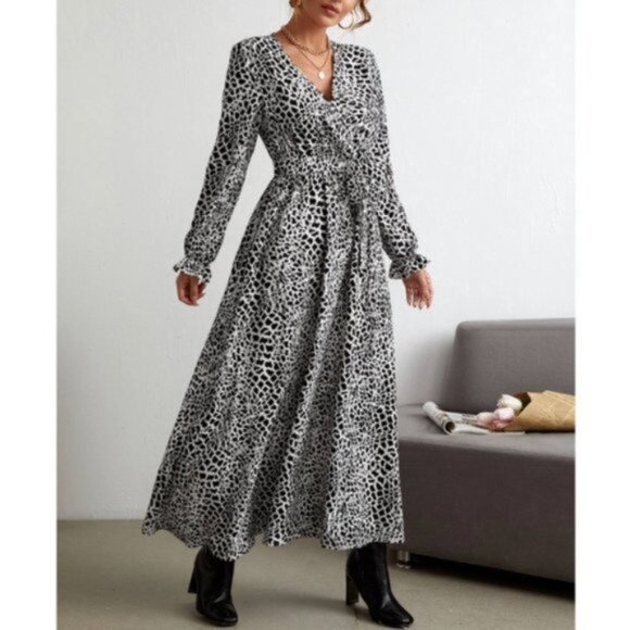 Black And White Animal Print Flounce Sleeve Belted Dress - Picture 3 of 7